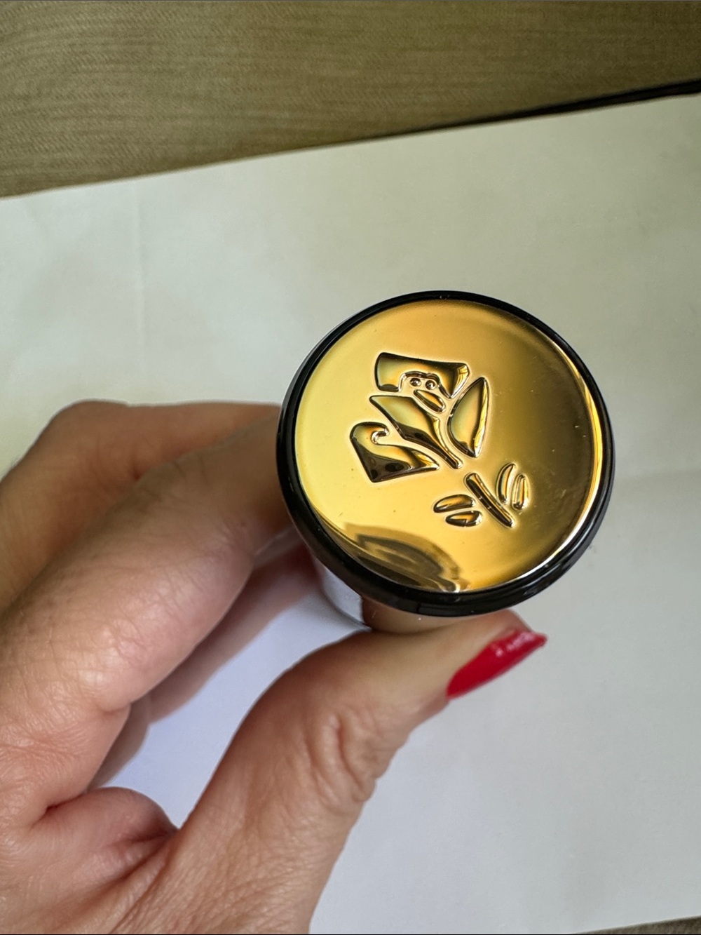 Lancome 320
Teint Idole Ultra Wear Foundation Stick 5-in-1 Foundation Stick - Picture 4 of 8